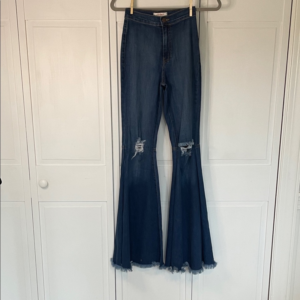 Vibrant M.I.U. Bell Bottom Distressed Jeans Sz 24/1